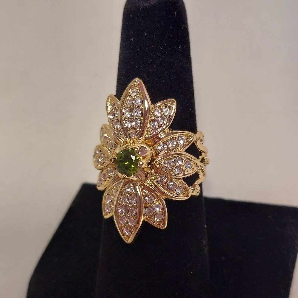 FJ Fallon Gold Tone Filigree Green Stone w Clear Stones Cocktail Ring 1.5"